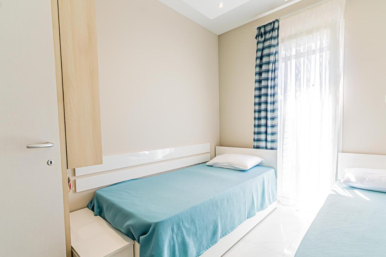 Miramare Apartments Przno מראה חיצוני תמונה